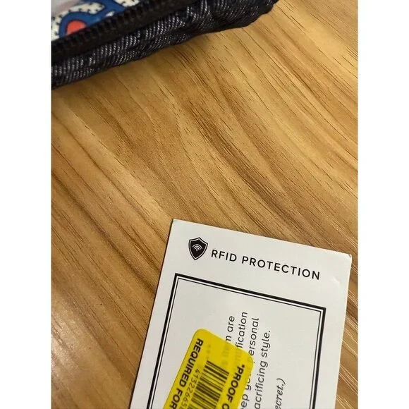 Vera Bradley Iconic RFID Crossbody Wallet - Denim Navy w/Heart Embroidery NWT - Picture 5 of 8